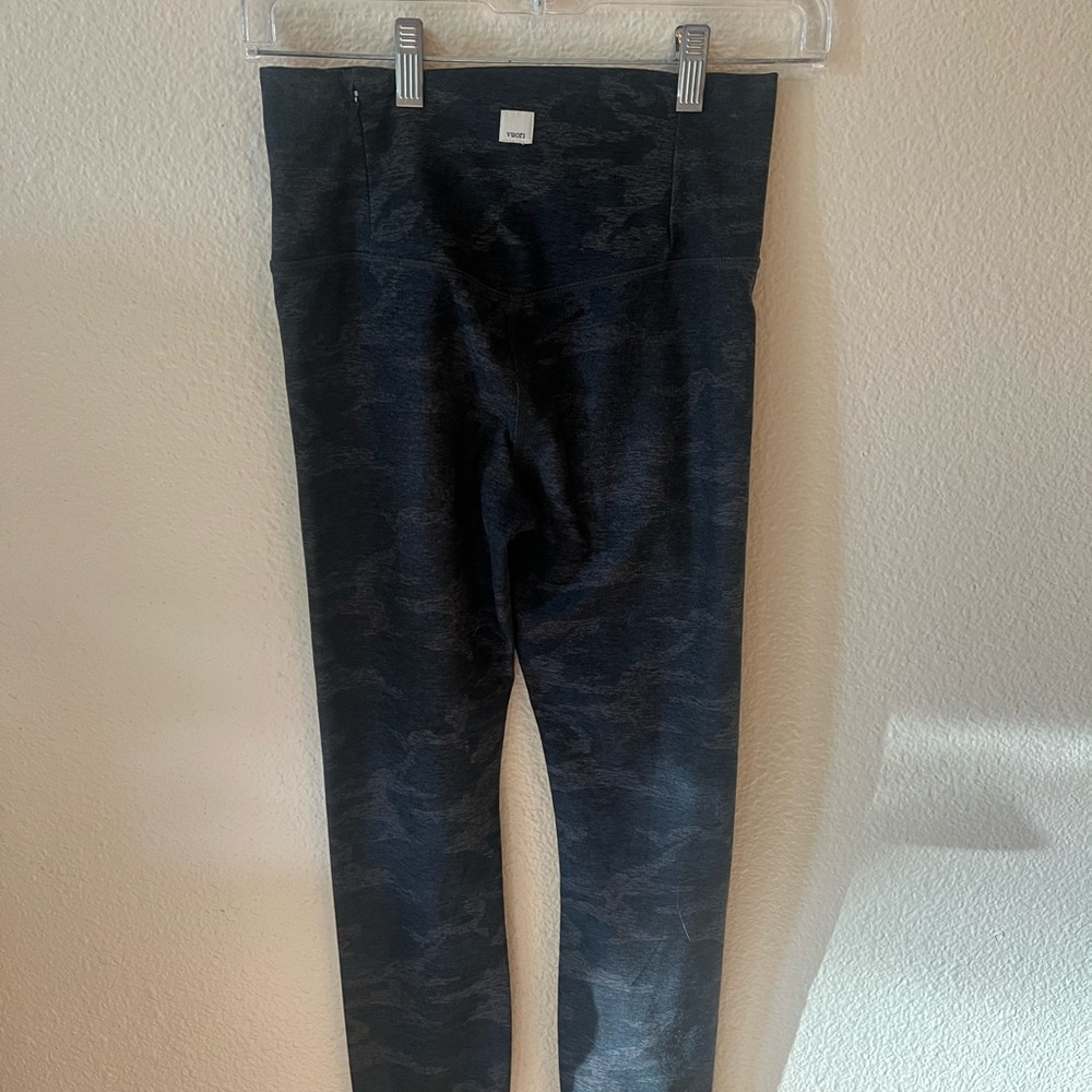 VUORI Black and GreyCamouflage Leggings